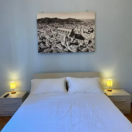 In The Center Of Tatil Evi Bolonya