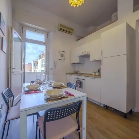 In The Center Of By Synergy Up To 4 Guests Casa de Férias Bolonha